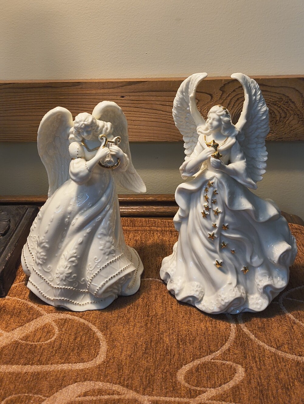 Vtg Set Of 2 Palm Tree Ivory Angel Cherub Figurine Gold Accent Porcelain Ceramic